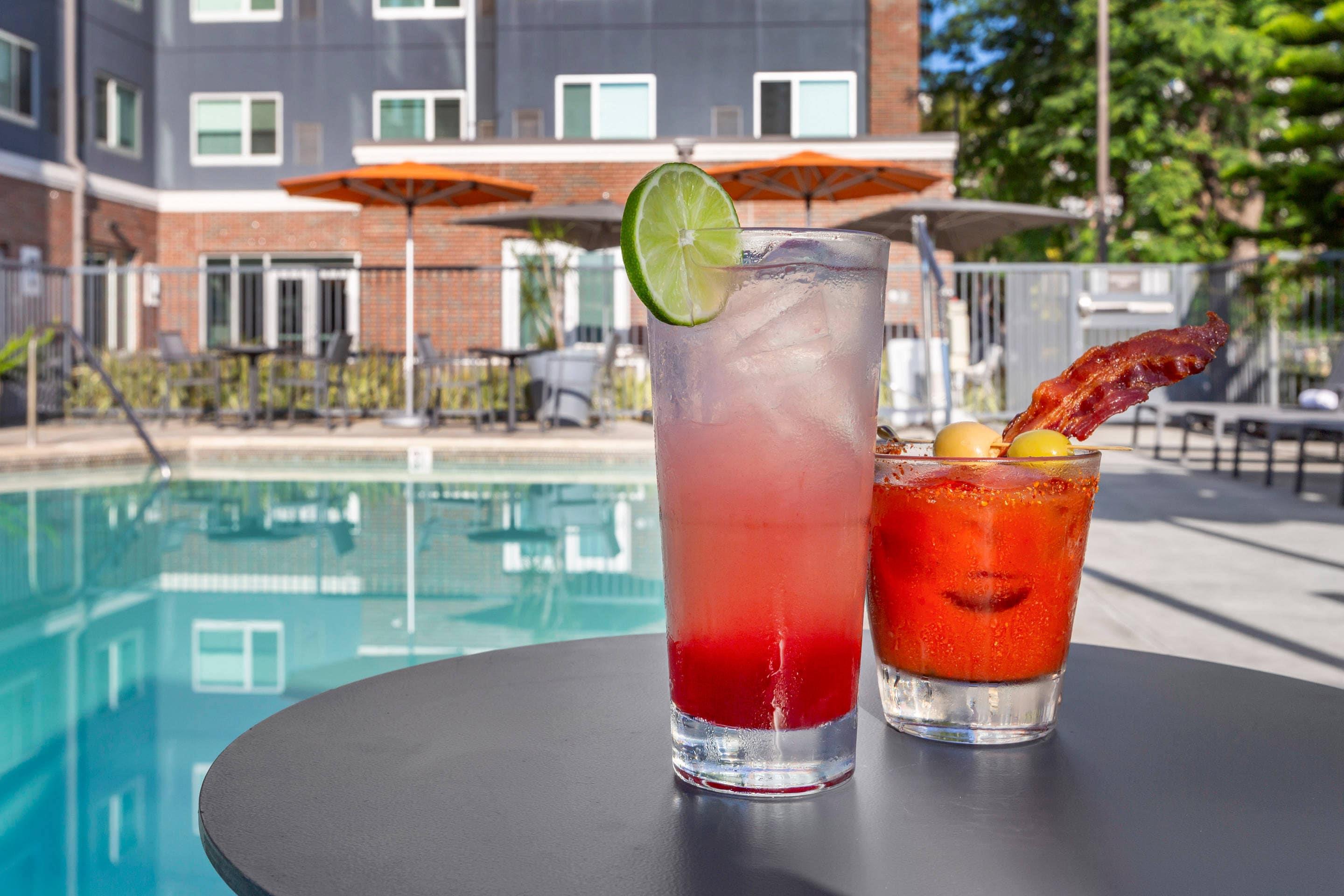 Hotel bar | Cambria Hotel LAX