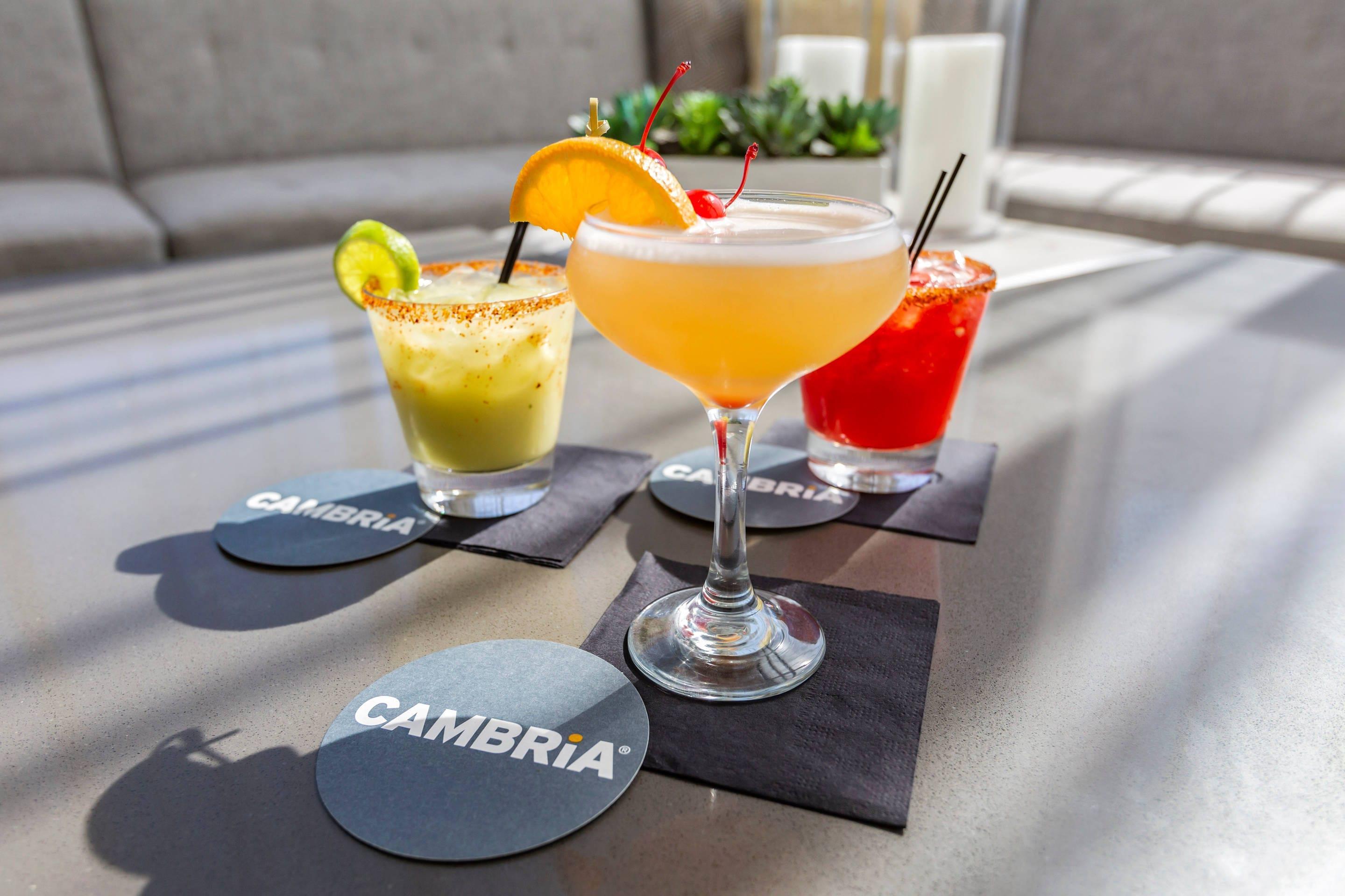 Hotel bar | Cambria Hotel LAX
