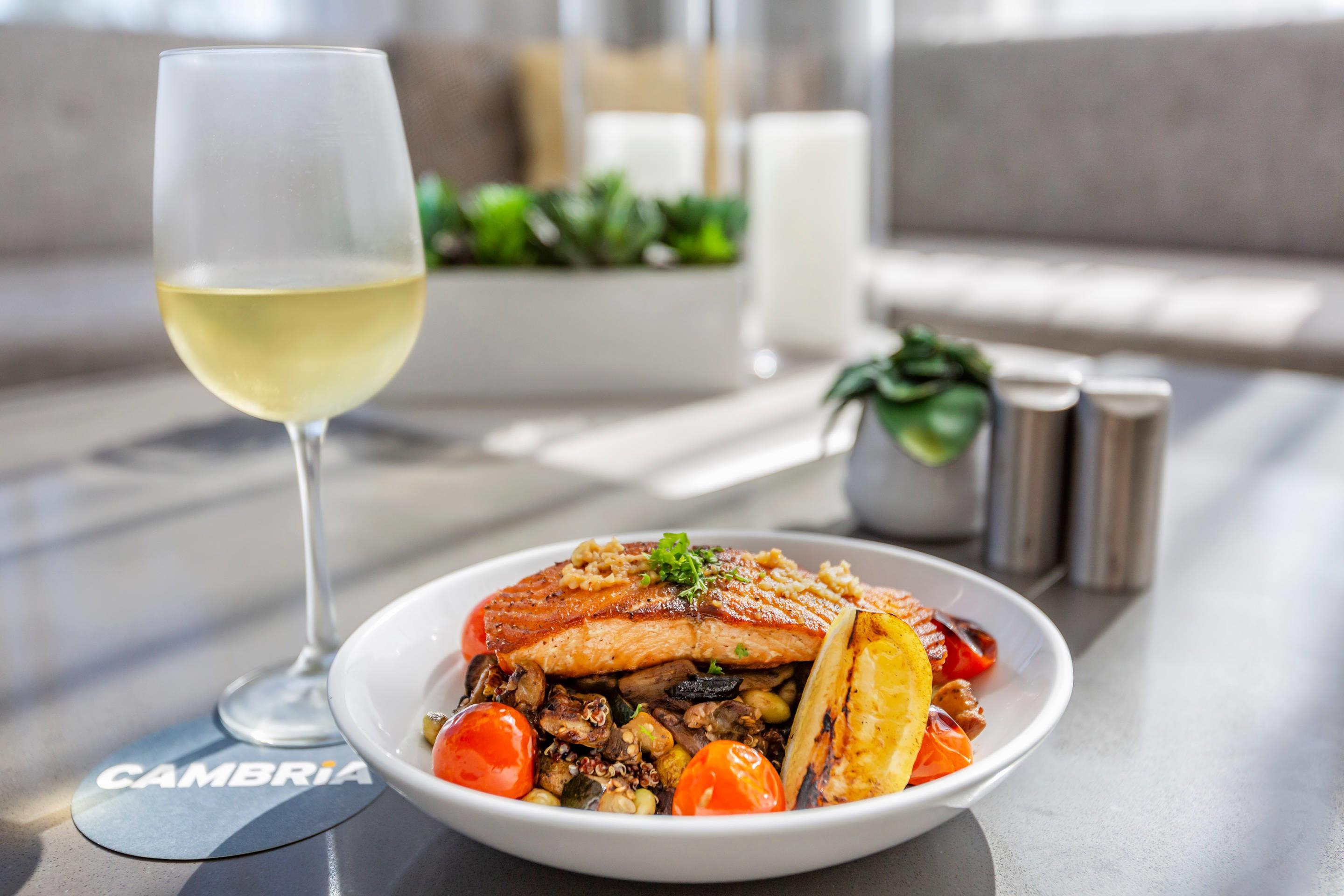 On-site restaurant | Cambria Hotel LAX