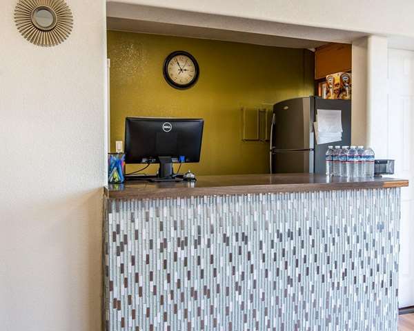  - Rodeway Inn Hanford