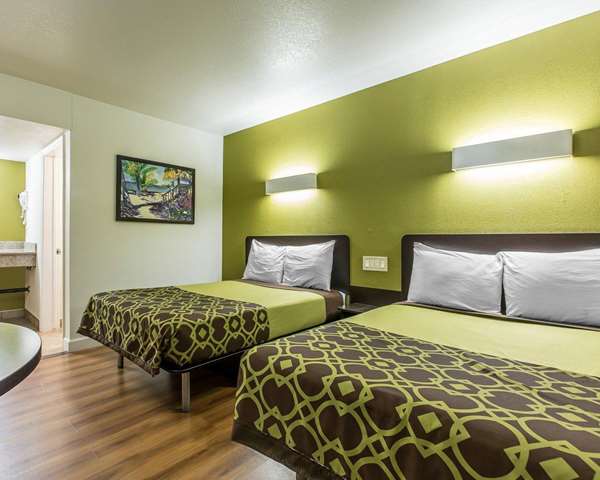  - Rodeway Inn Hanford