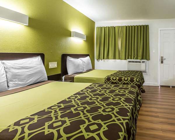  - Rodeway Inn Hanford