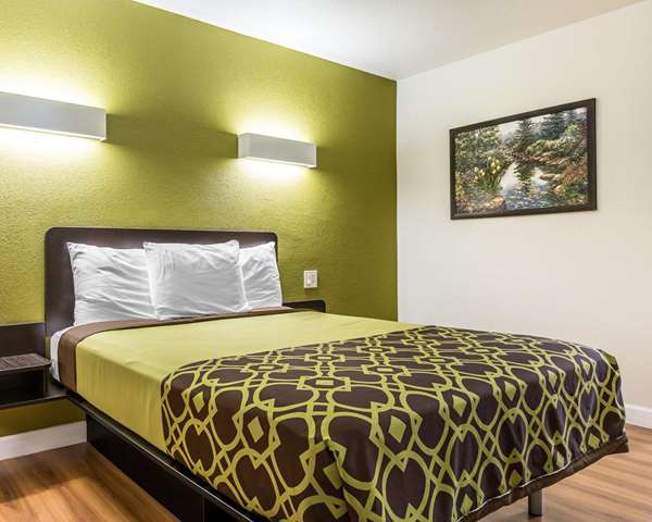  - Rodeway Inn Hanford