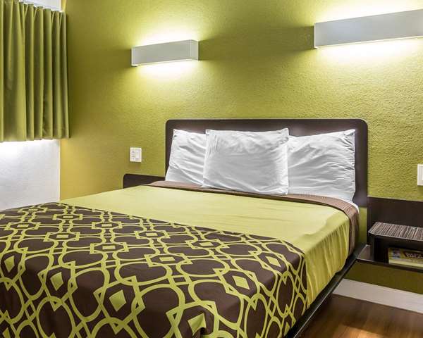  - Rodeway Inn Hanford