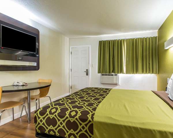  - Rodeway Inn Hanford