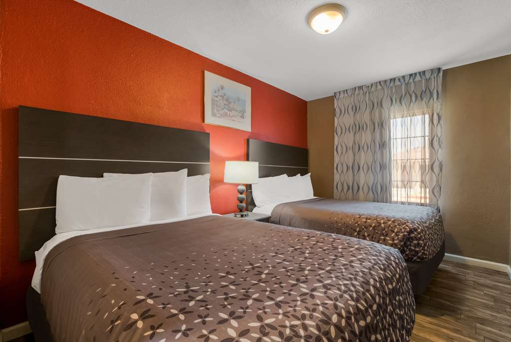 RODEWAY INN NEAR COACHELLA-guestroom-Guest Room,Suite,On-Site.jpg