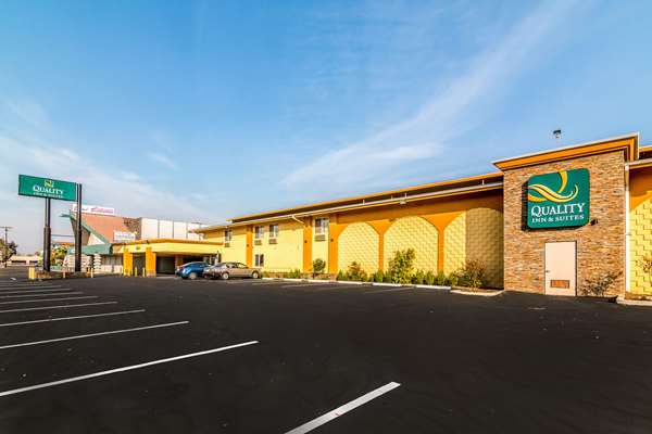 Exterior view - Quality Inn & Suites Bakersfield