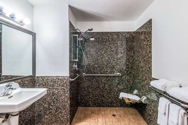  - Quality Inn & Suites Bakersfield