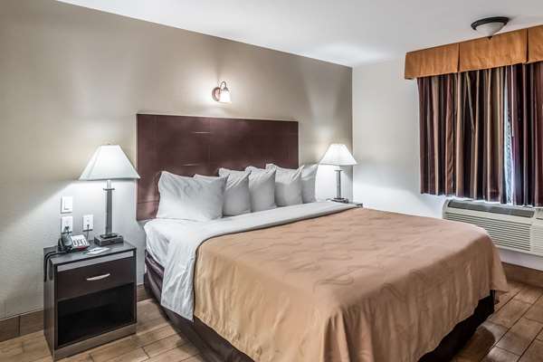 Suite - Quality Inn & Suites Bakersfield