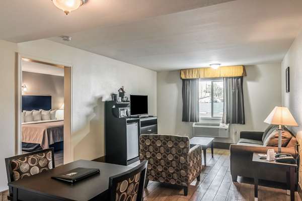 Suite - Quality Inn & Suites Bakersfield