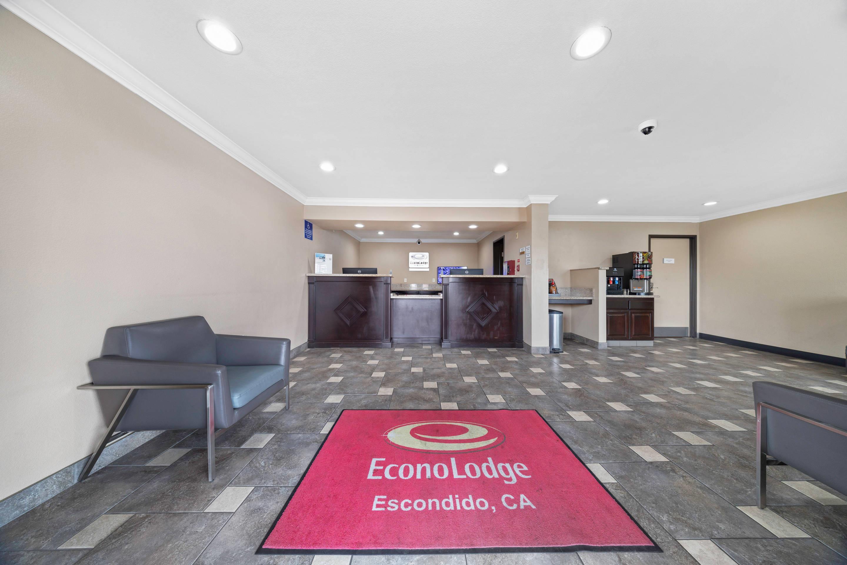 Front desk | Econo Lodge Inn & Suites Escondido Downtown