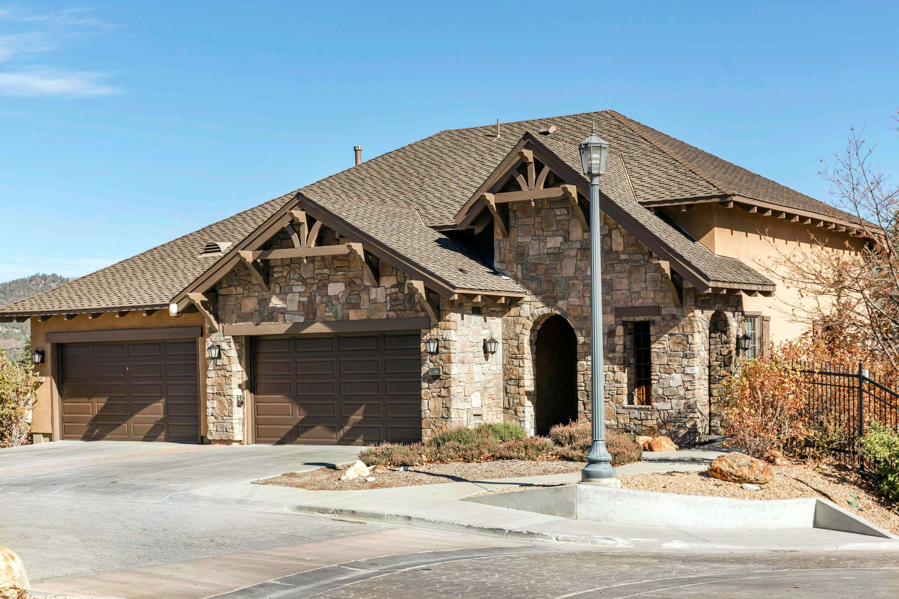 Hotel entrance | Bluegreen Vacations Big Bear Village, Ascend Resort Collection