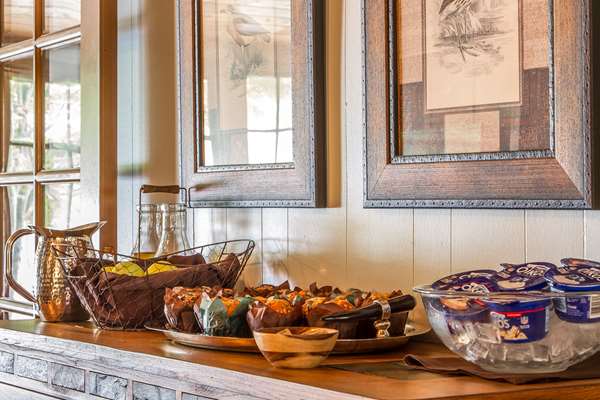 Amenities - Sierra Sky Ranch Hotel Oakhurst