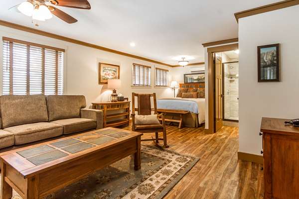 Suite - Sierra Sky Ranch Hotel Oakhurst