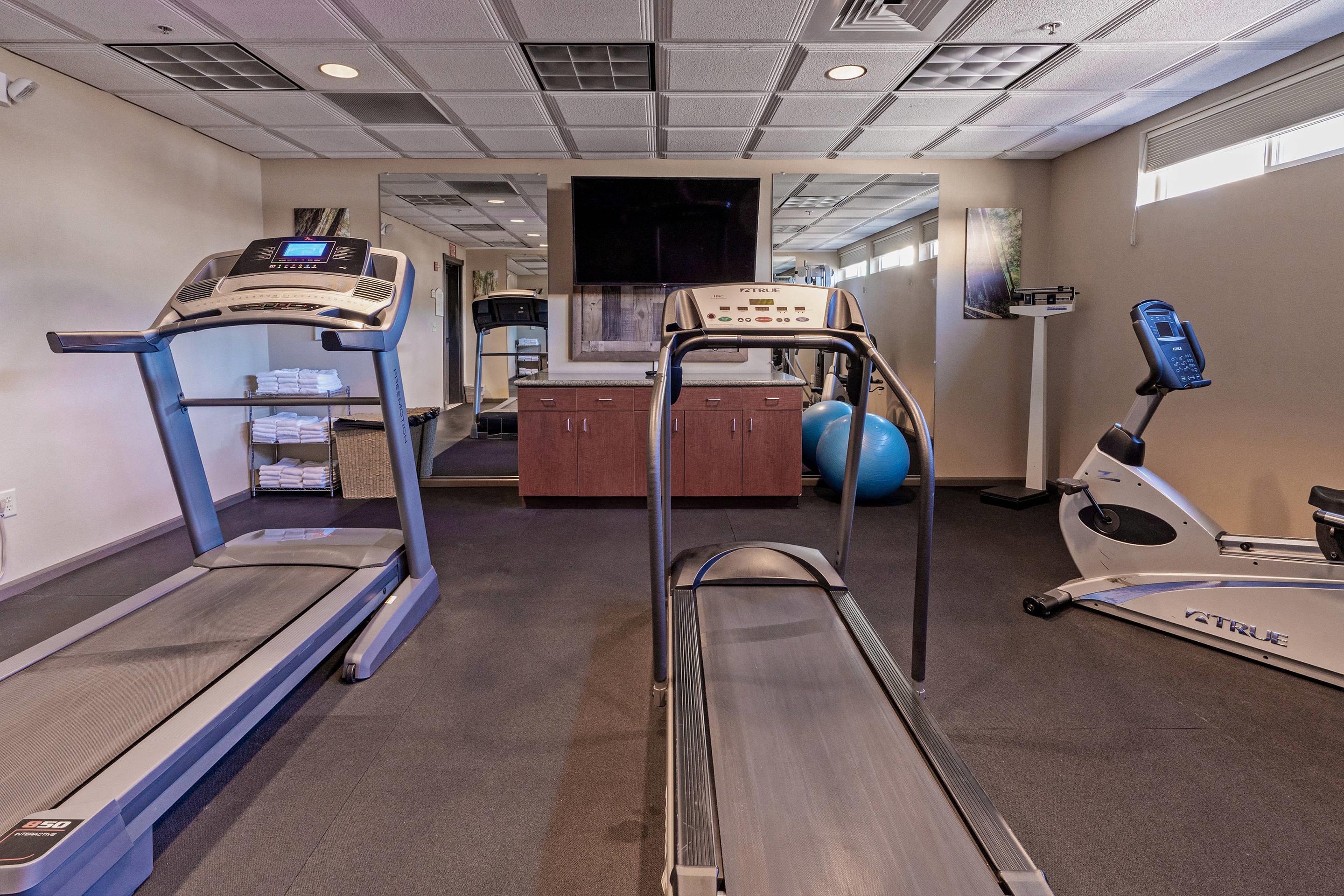 Fitness center | Gold Miners Inn Grass Valley, Ascend Hotel Collection