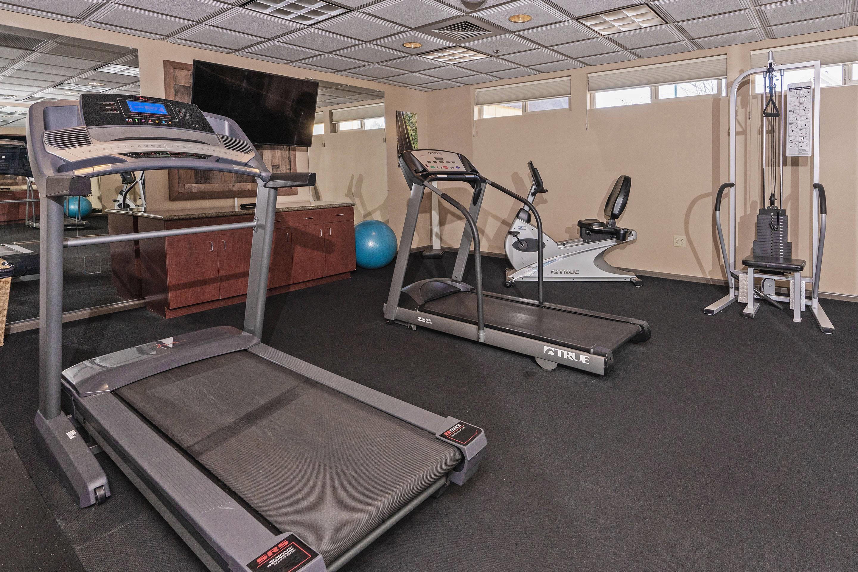 Fitness center | Gold Miners Inn Grass Valley, Ascend Hotel Collection
