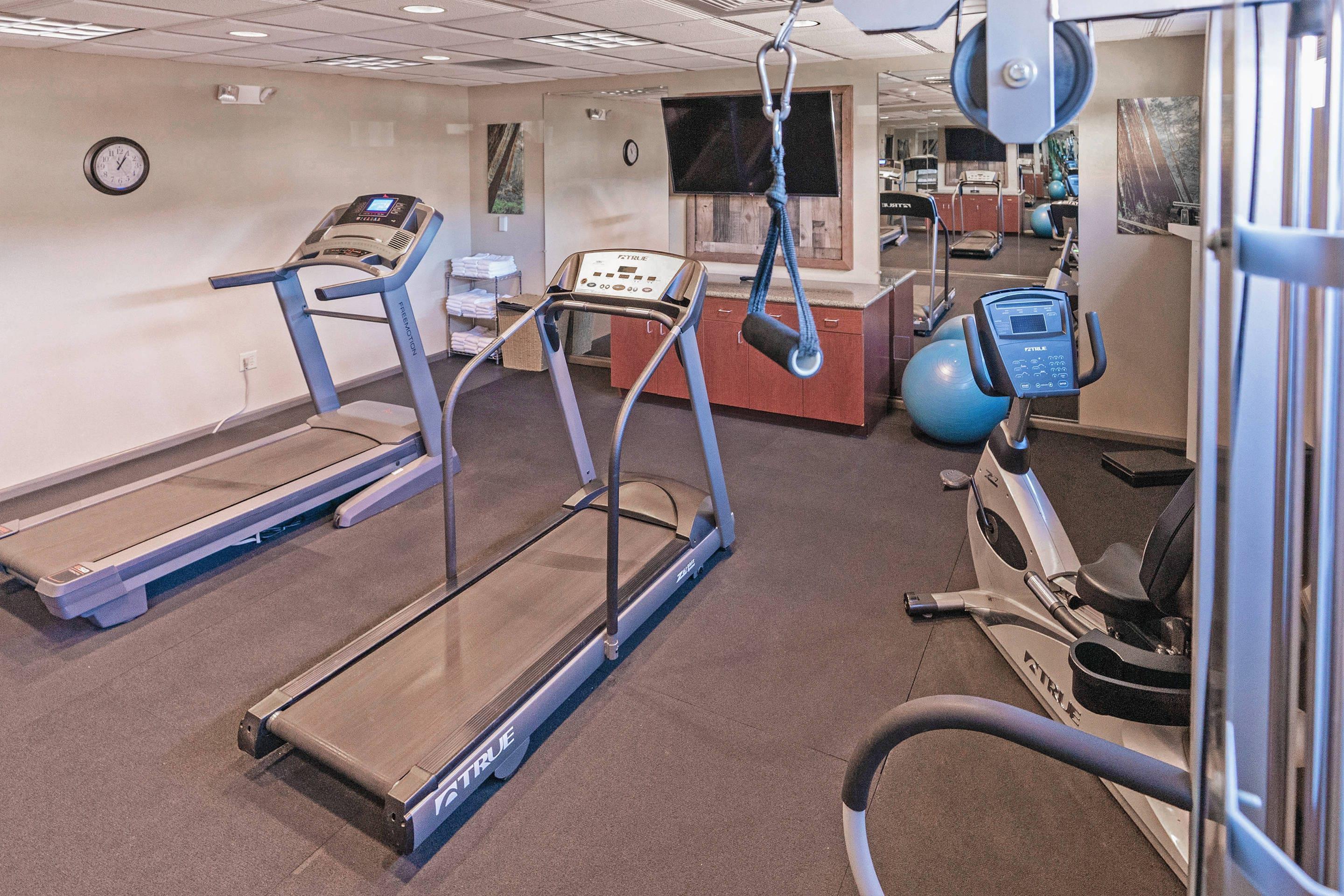 Fitness center | Gold Miners Inn Grass Valley, Ascend Hotel Collection