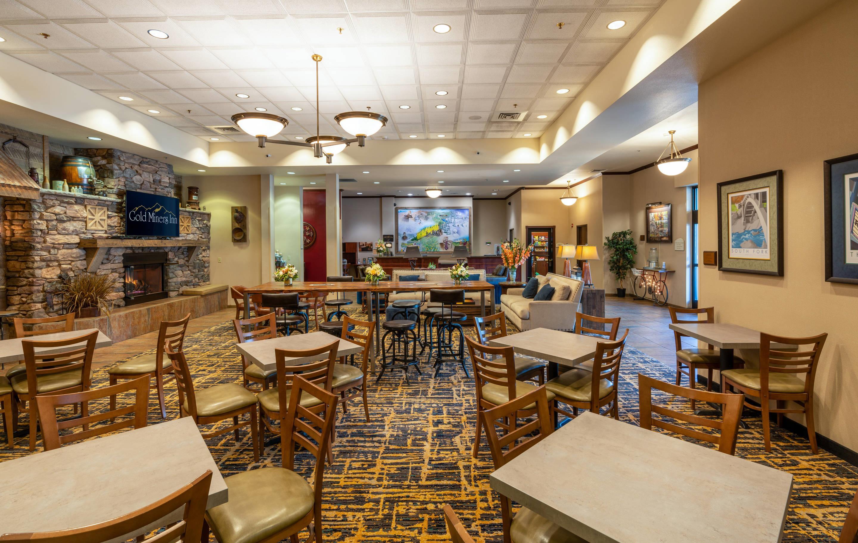 Breakfast area | Gold Miners Inn Grass Valley, Ascend Hotel Collection