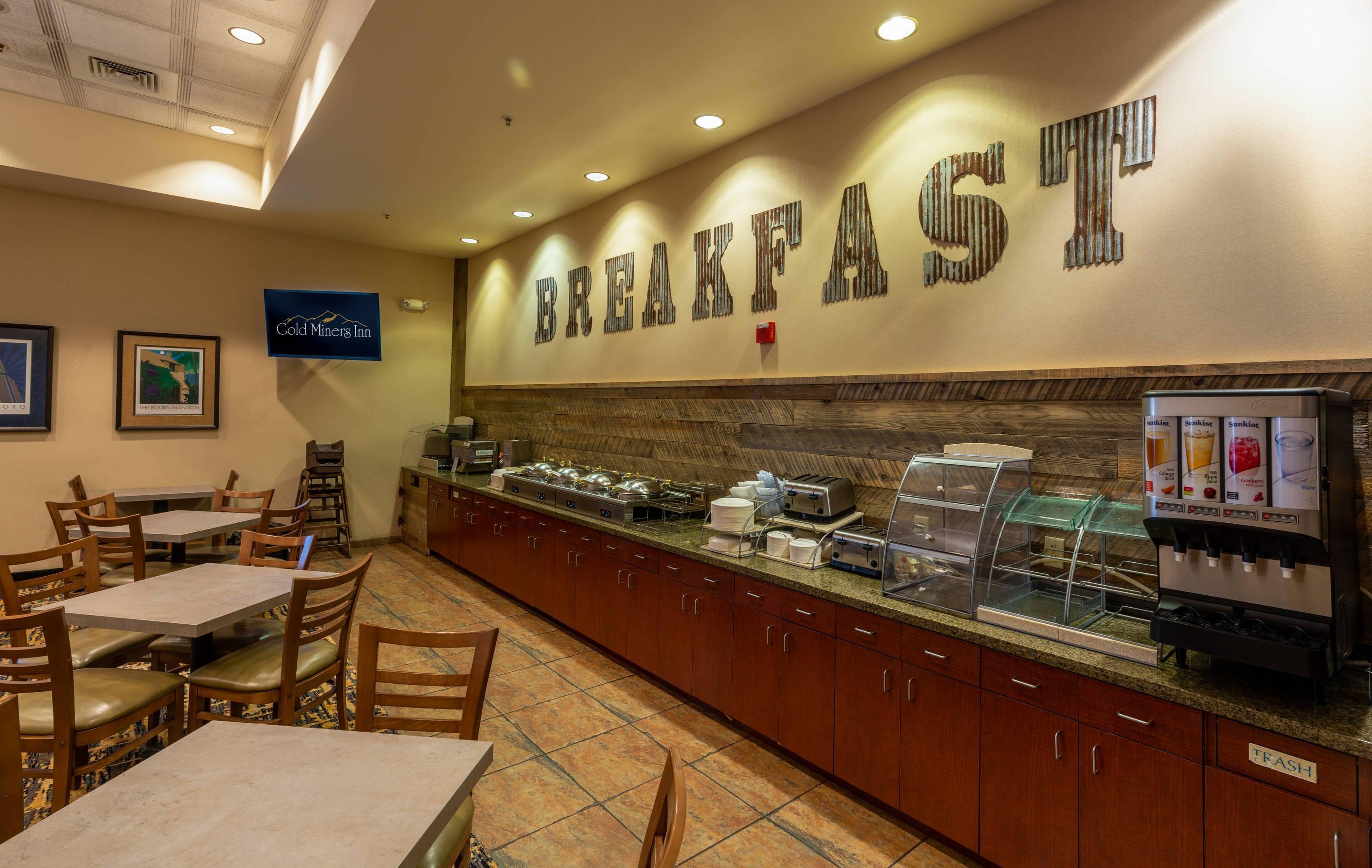 Breakfast area | Gold Miners Inn Grass Valley, Ascend Hotel Collection