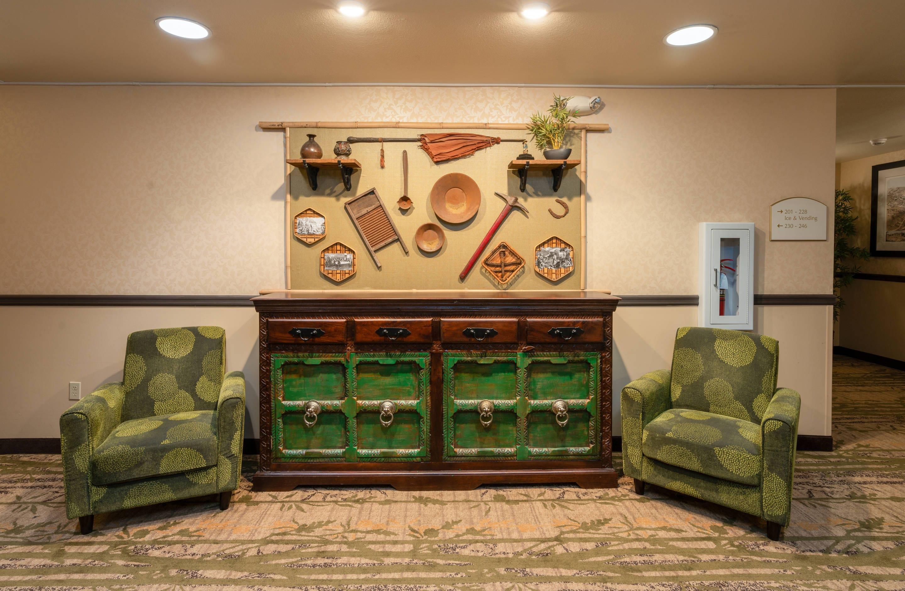 Hall | Gold Miners Inn Grass Valley, Ascend Hotel Collection