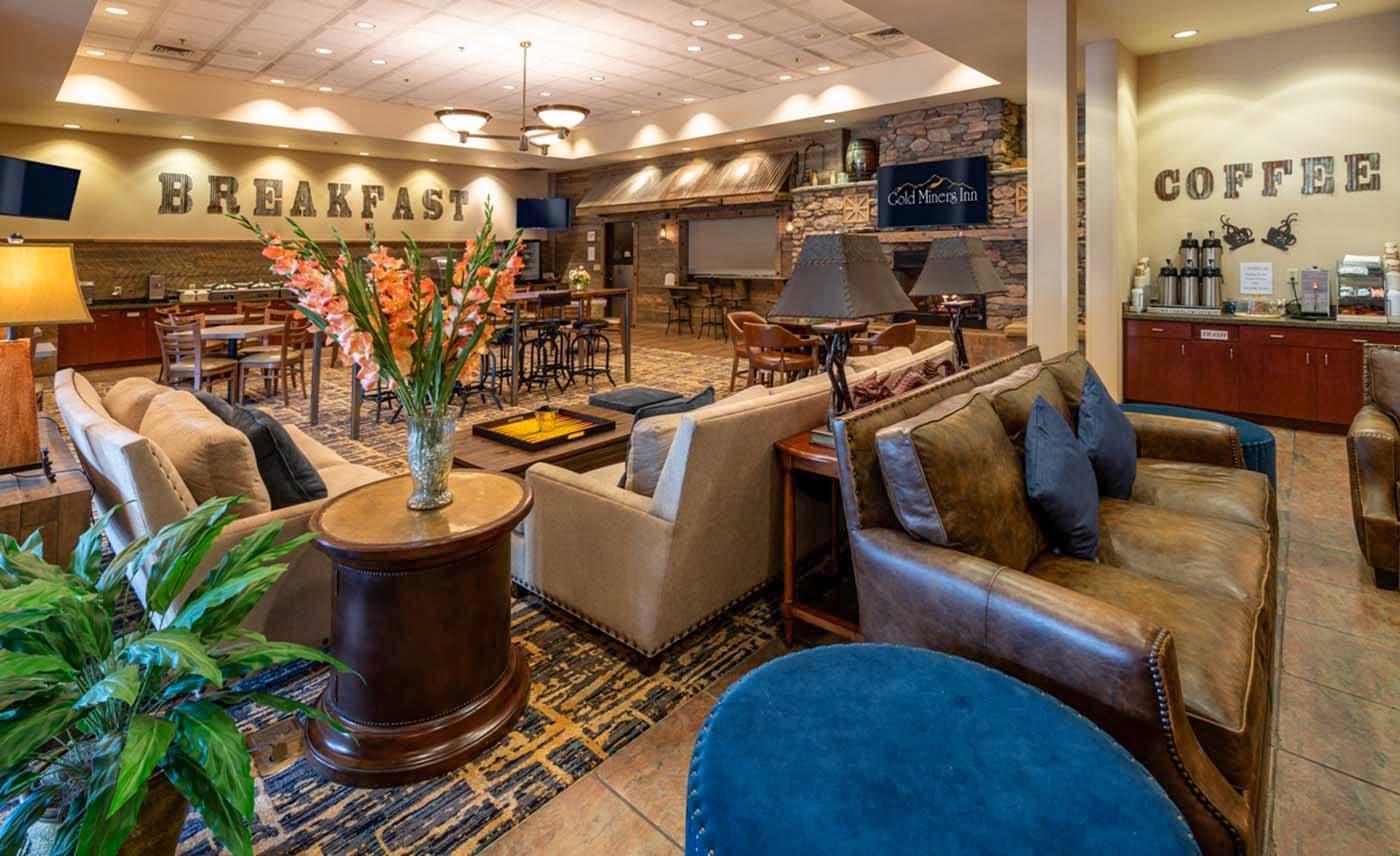 Hotel lobby | Gold Miners Inn Grass Valley, Ascend Hotel Collection