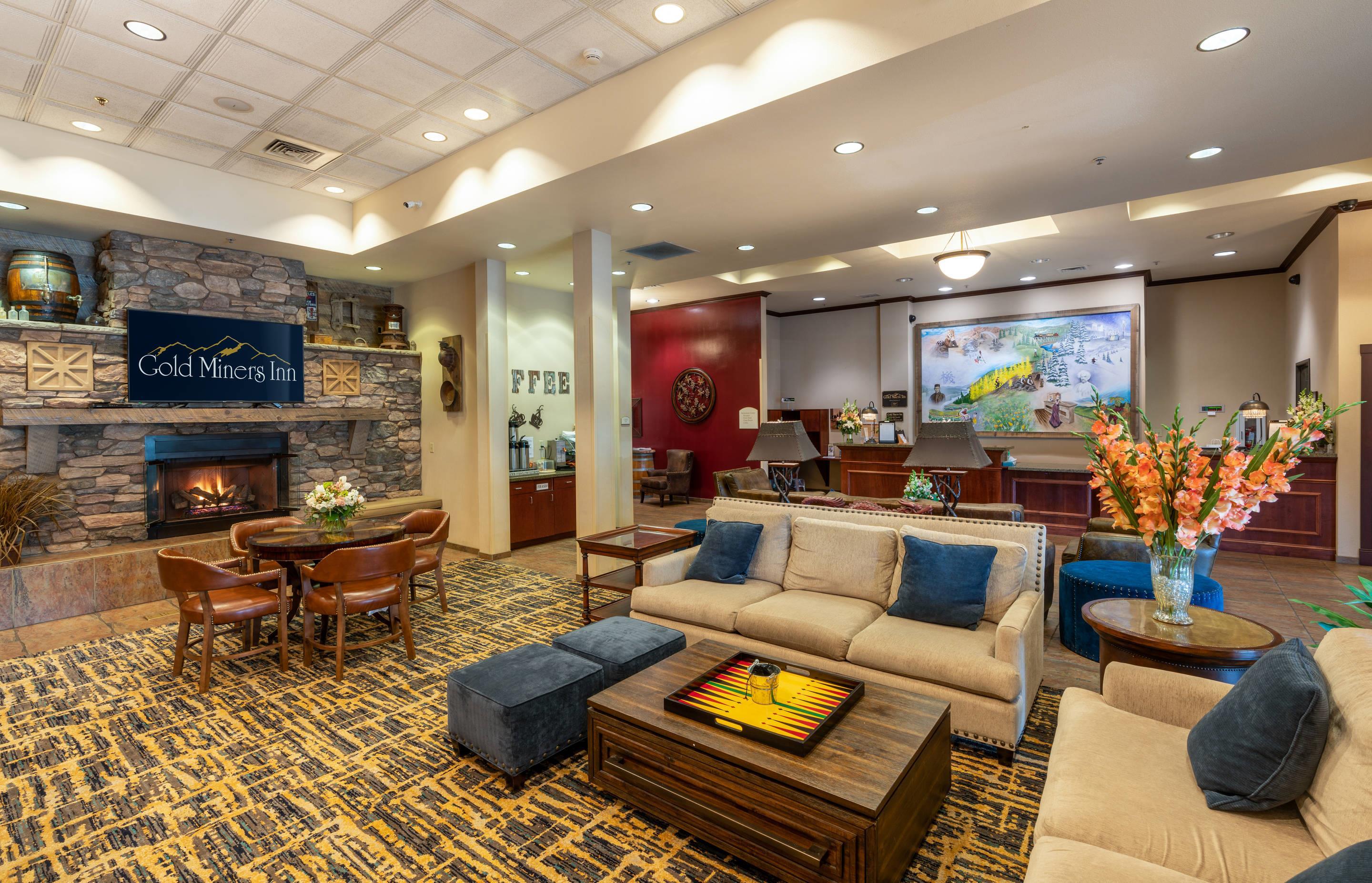 Hotel lobby | Gold Miners Inn Grass Valley, Ascend Hotel Collection