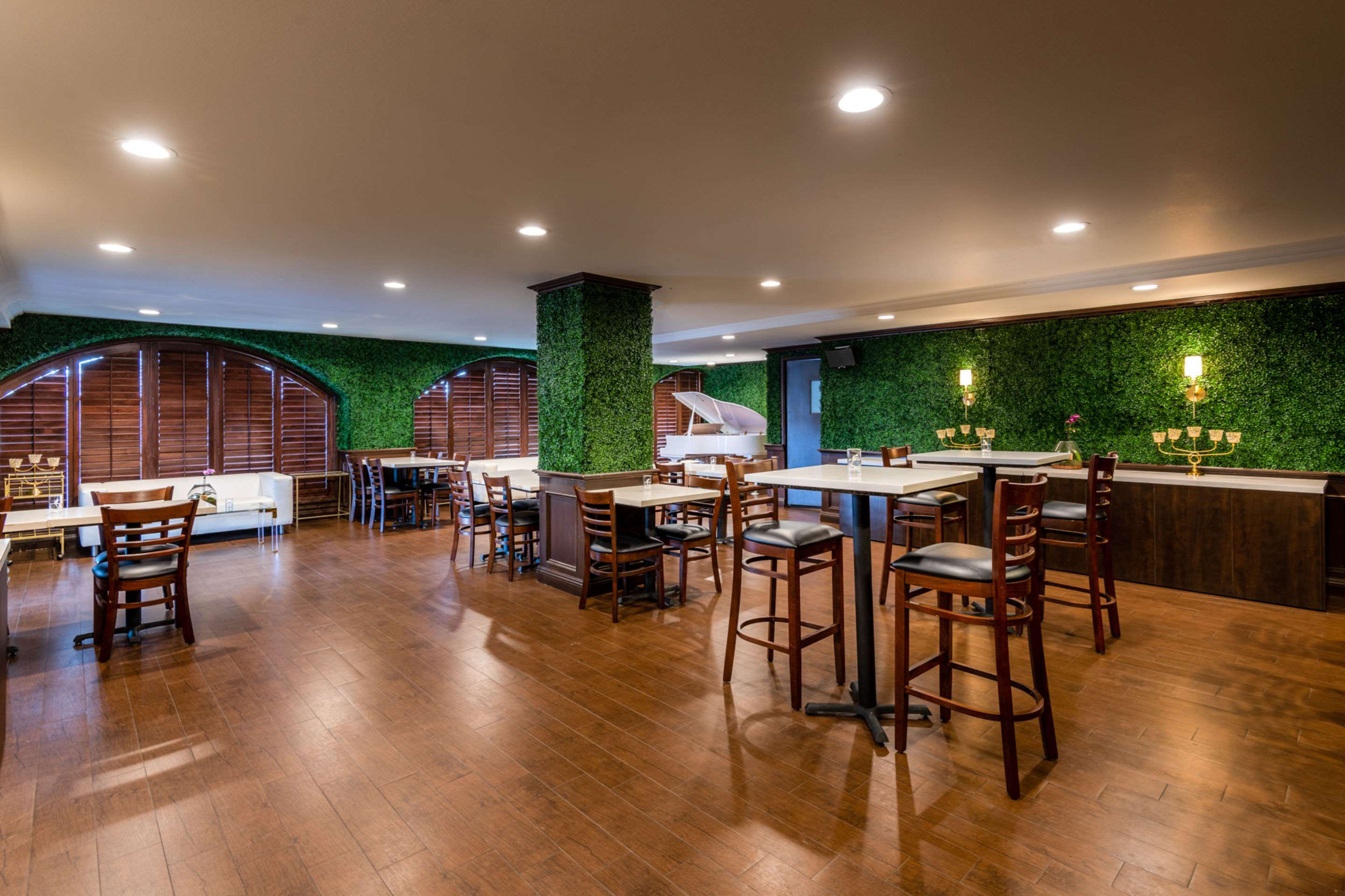 Hotel bar