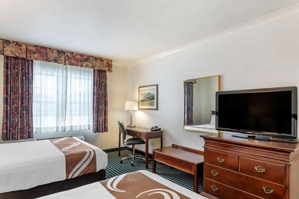 Suite - Quality Inn Garden of the Gulf Summerside