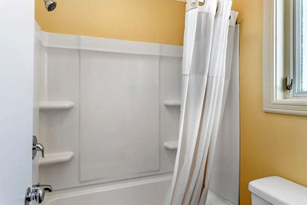  - Quality Inn Garden of the Gulf Summerside