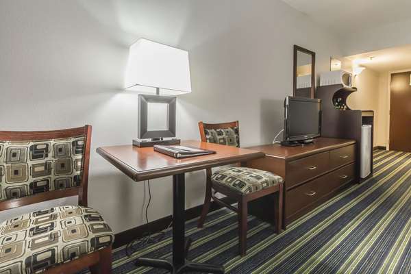  - Comfort Inn & Suites Moose Jaw