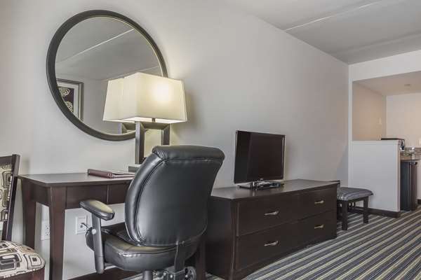  - Comfort Inn & Suites Moose Jaw