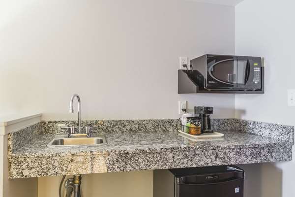  - Comfort Inn & Suites Moose Jaw