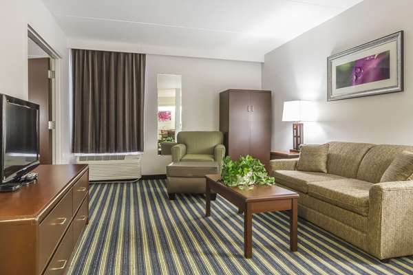 Suite - Comfort Inn & Suites Moose Jaw