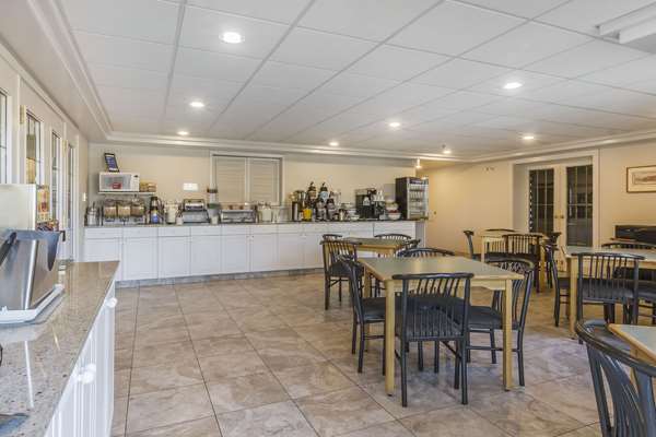 Amenities - Comfort Inn & Suites Moose Jaw