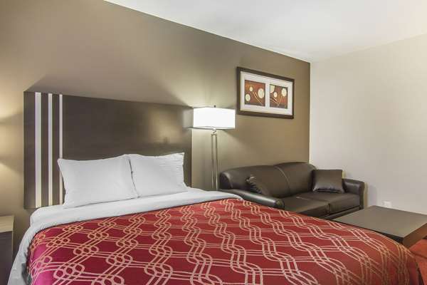  - Econo Lodge Inn & Suites Lethbridge