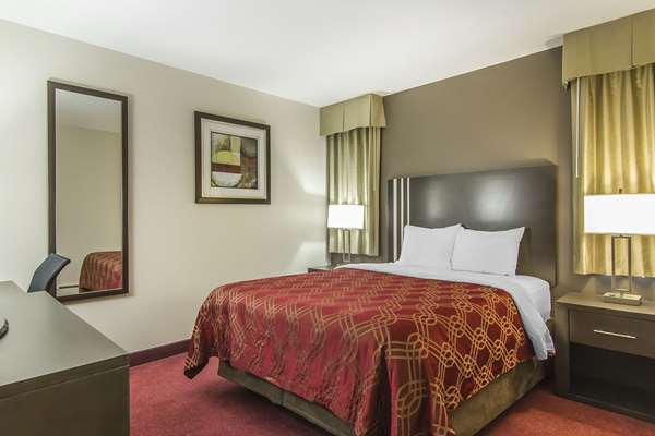 Suite - Econo Lodge Inn & Suites Lethbridge