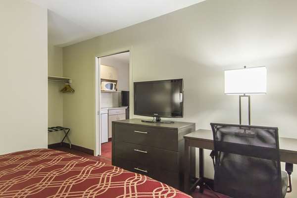 Suite - Econo Lodge Inn & Suites Lethbridge