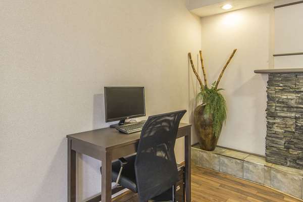 Conference Area - Econo Lodge Inn & Suites Lethbridge