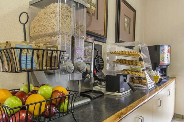 Amenities - Econo Lodge Inn & Suites Lethbridge