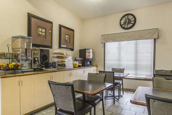 Amenities - Econo Lodge Inn & Suites Lethbridge