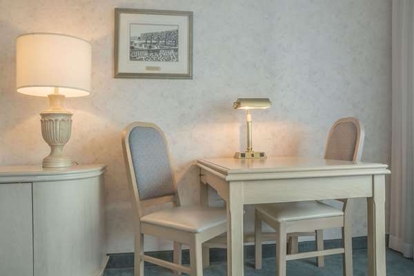  - Rodeway Inn Fallsview Niagara Falls