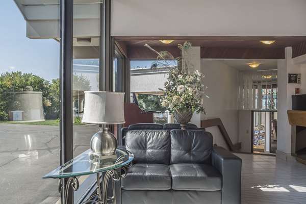  - Rodeway Inn Fallsview Niagara Falls