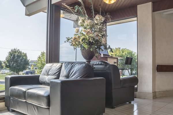  - Rodeway Inn Fallsview Niagara Falls