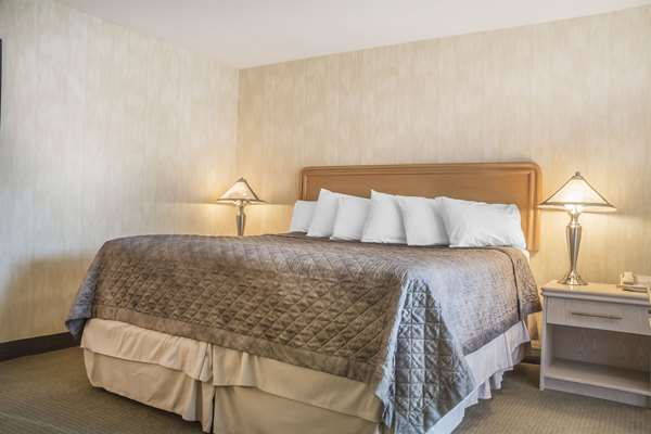  - Rodeway Inn Fallsview Niagara Falls