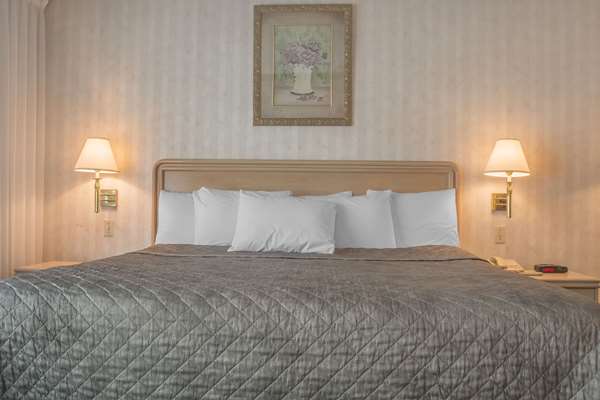  - Rodeway Inn Fallsview Niagara Falls