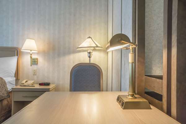  - Rodeway Inn Fallsview Niagara Falls