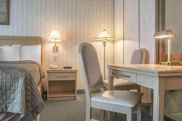  - Rodeway Inn Fallsview Niagara Falls