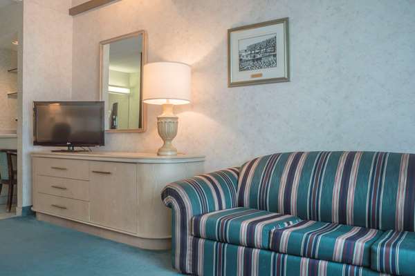  - Rodeway Inn Fallsview Niagara Falls