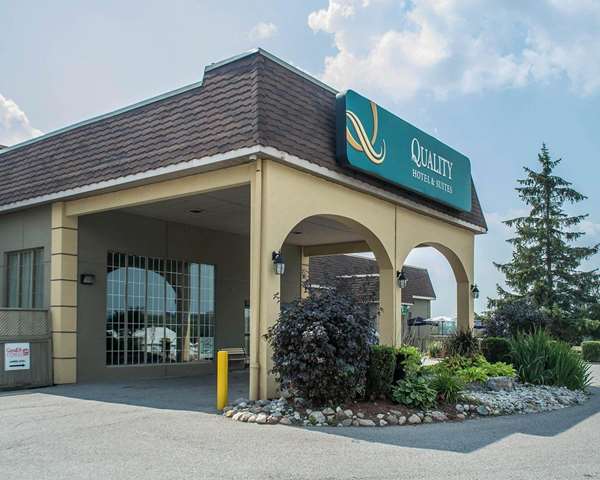 Exterior view - Quality Inn & Suites Woodstock