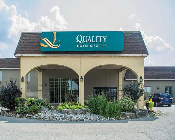 Exterior view - Quality Inn & Suites Woodstock